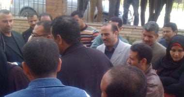 إضراب عمال  مصر إيران  بالسويس بسبب إيقاف عاملين وتحويلهم للتحقيق 