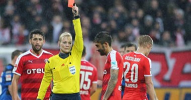 أزمة فى الدورى الألمانى بسبب طرد لاعب من  حكمة   