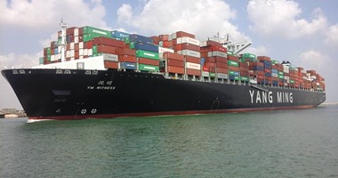 239 سفينة عبرت قناة السويس بحمولة 14.2 مليون طن خلال 5 أيام  