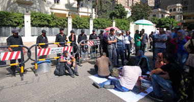 المتظاهرون أمام السفارة السعودية – أرشيفية