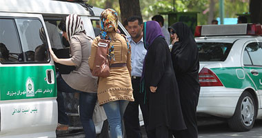 السلطات الإيرانية تتصدى للملابس غير المحتشمة