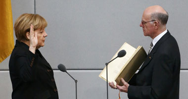 ميركل تؤدى اليمين الدستورية كمستشارة لألمانيا