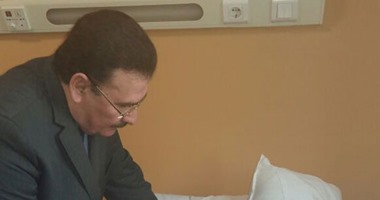 وزير النقل يزور خفير السكة الحديد