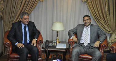أبوزيد يهنئ عبد العزيز على وزارة الشبابأبوزيد يهنئ عبد العزيز على وزارة الشباب 372013171557