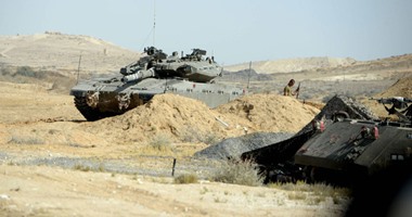 الدبابات الإسرائيلية عقب تمركزها على الحدود المصرية
