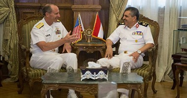 بالصور.. رئيس العمليات البحرية الأمريكية يزور مصر لتعزيز الأمن الإقليمى  