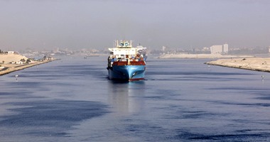 عبور 8 سفن عملاقة من قناة السويس بحمولة 1.4 مليون طن خلال الأسبوع الماضى  