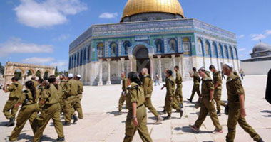 جنود إسرائيل يقتحمون "المسجد الأقصى"