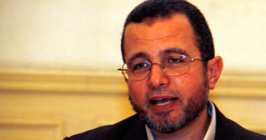 هشام قنديل وزير الموارد المائية والرى