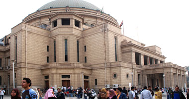 أمن جامعة القاهرة يخلى الحرم بعد انتهاء الامتحانات