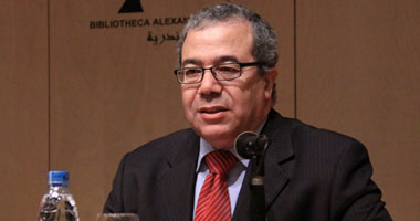 دكتور مصطفى علوى استاذ العلوم السياسية جامعة القاهرة