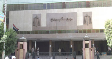   وصول 8 إخوان جلسة محاكمتهم بتهمة اقتحام مبنى محافظة سوهاج