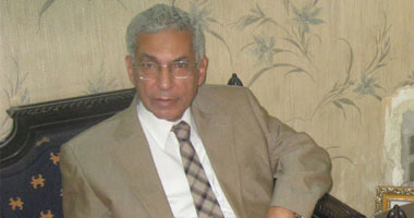 الدكتور خيرى عبد الدايم نقيب الأطباء