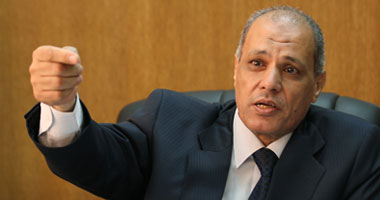 مصطفى قناوى رئيس هيئة السكك الحديدية