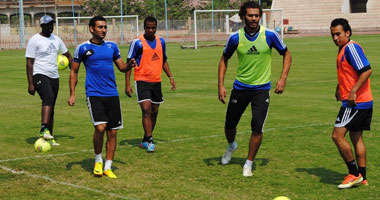 أبوجبل وسط زملائه الجدد فى الزمالك