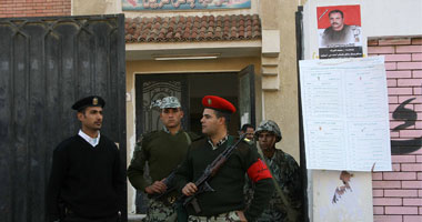 قوات الجيش تلقى القبض ناخب s11201128101032.jpg