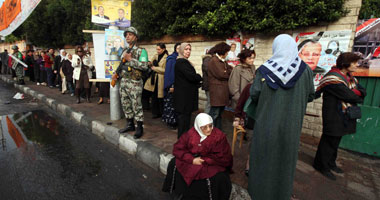 المواطنون توافدوا أمام لجان الاقتراع فور فتح باب التصويت