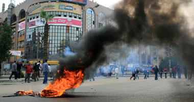 بالفيديو..الإخوان يشعلون الإطارات ويقطعون شارع الطالبية