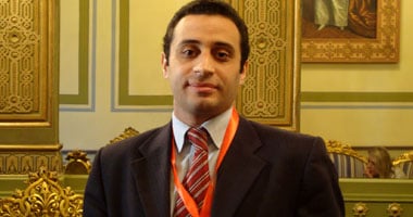 الدكتور أكمل سعد حسن