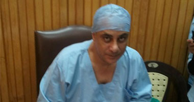 دكتور إبراهيم داوود أستاذ الجراحة العامة