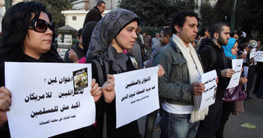 سلاسل الصحفيين البشرية