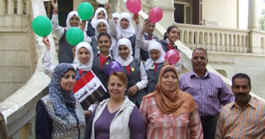 الطالبات خلال حملة "ابتسم"