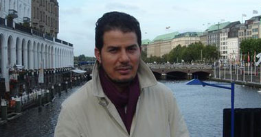 الكاتب والروائى حامد عبدالصمد
