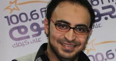 أحمد يونس مذيع برنامج عالقهوة