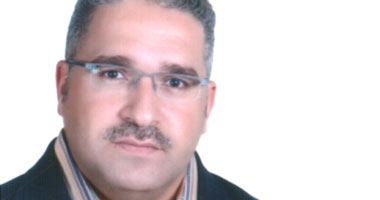 خالد مصيلحى أستاذ العقاقير والنباتات الطبية بكلية الصيدلة
