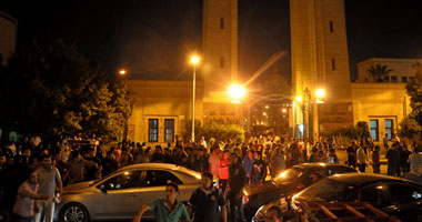 اعتصام طلاب ممنوعين من التسكين بمدن "الأزهر" أمام مكتب رئيس الجامعة