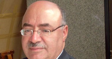 د.مصطفى كمال رئيس جامعة أسيوط