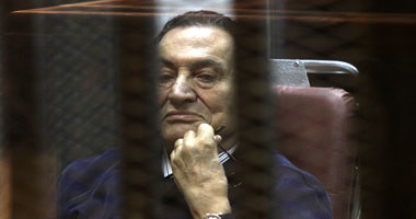 فريد الديب يقدم مذكرة تعقيب مبارك.. والمحكمة تستكمل سماع  العادلى  