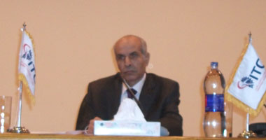 محمود عيسى وزير الصناعة والتجارة الخارجية