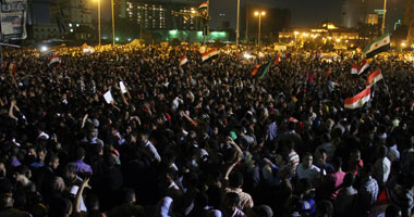 المتظاهرون يواصلون احتشادهم بميدان التحرير