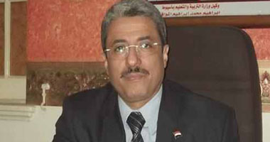 أحمد الخياط وكيل وزارة التربية والتعليم بمحافظة أسيوط
