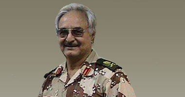 اللواء خليفة حفتر قائد عملية كرامة ليبيا