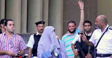 وصول المتهمين فى استئناف سعد الشاطر و19 آخرين على حكم حبسهم