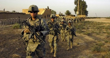 جنود أمريكان يهينون معتقلين أفغان