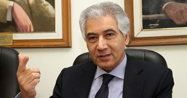 أحمد جلال وزير المالية 