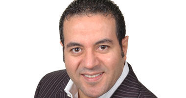 الدكتور مصطفى سارى أستاذ التغذية والعلاج الطبيعى