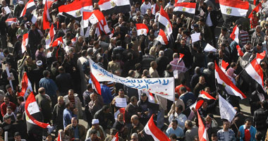  أنصار العسكرى يستعدون لمسيرات التحرير بدروع بشرية 