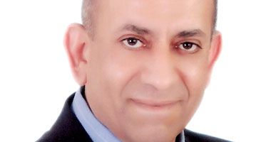 الدكتور صلاح سند أستاذ أمراض النساء والتوليد بكلية الطب جامعة القاهرة