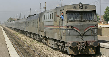 قطار المنصورة اتجاة الاسكندرية يدهس رجل مسن رقم القطار 585