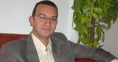 الدكتور أمير حمزة استشارى أمراض العيون