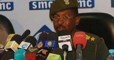 العقيد الصوارمى خالد سعد الناطق الرسمى باسم القوات المسلحة السودانية