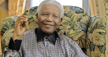 نيلسون مانديلا يحتفل بعيد ميلاده الرابع والتسعين