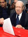 قائد السبسى يدلى بصوته فى الانتخابات الرئاسية بتونس