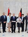 بالصور..ألمانيا تسلم سفارة مصر فى برلين العينات المسروقة من هرم خوفو
