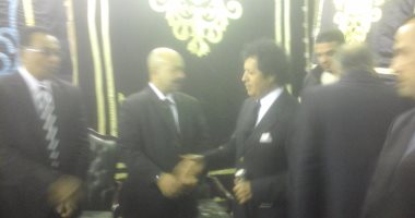 جيهان السادات وجابر نصار وأحمد قذاف الدم فى عزاء يحيى الجمل