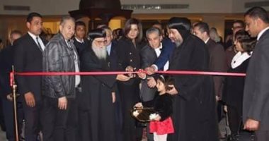 الكنيسة تكرم أسر شهداء "البطرسية".. والكاهن: تكاتف المصريين كان معجزة